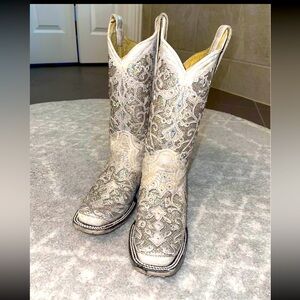 Women’s Corral White Lace Western Boots